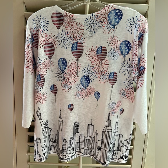 Et’ Lois long sleeve patriotic tee size S, worn only a couple of times. - Picture 4 of 4